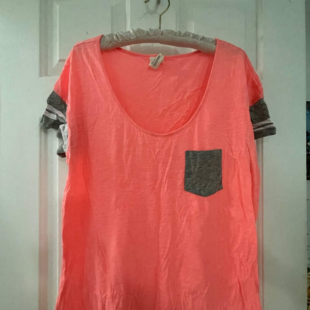Victoria Secret - Pink T-Shirt